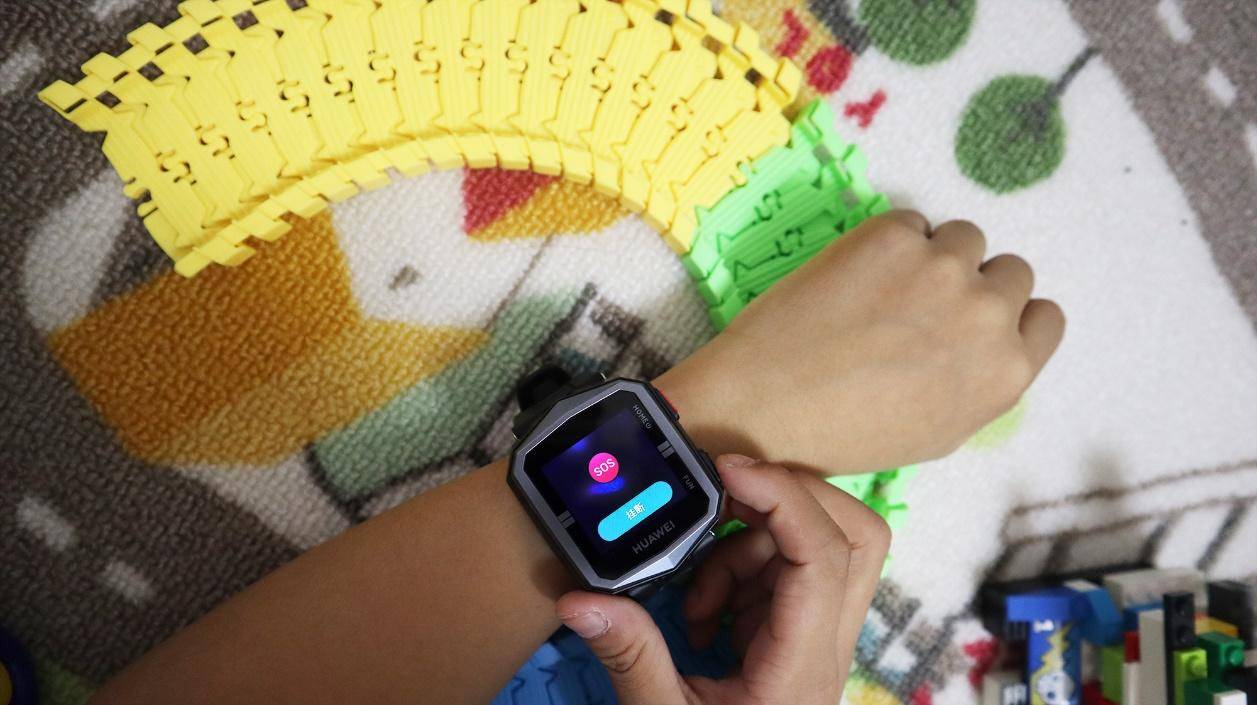 小天才z9和华为儿童手表测评,小天才d3和华为儿童手表4x怎么选