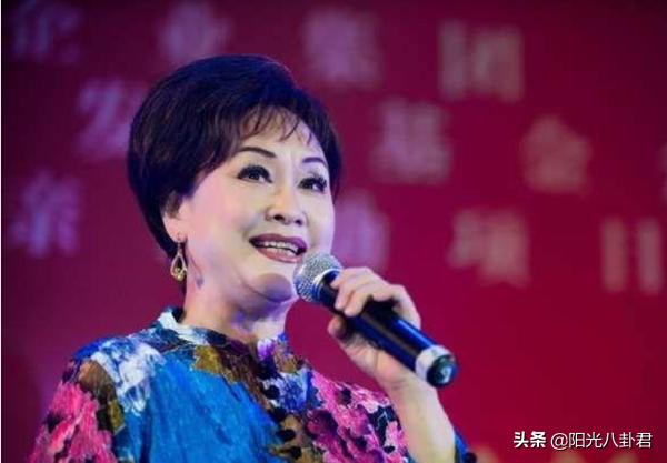 从湖南走出的8大美女，有4位立足央视春晚20年，2位成综艺一姐