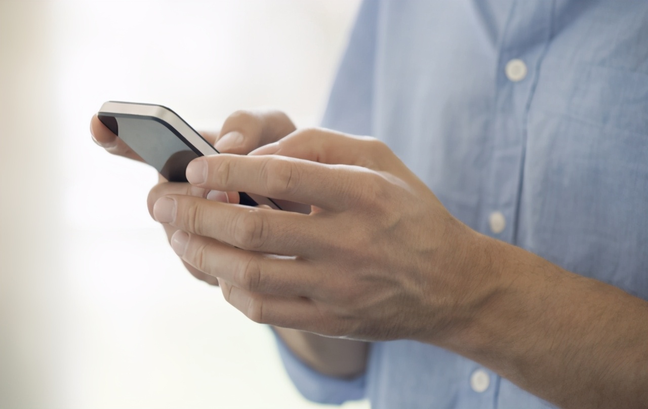 同一款手机不同网店价格差别大吗,手机专卖店和其他手机有什么区别