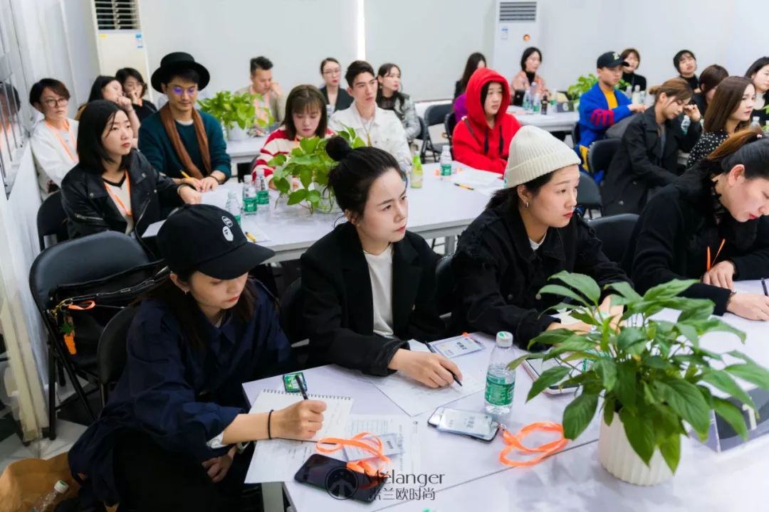 服饰品牌的视觉营销策划方案,美学营销是什么意思