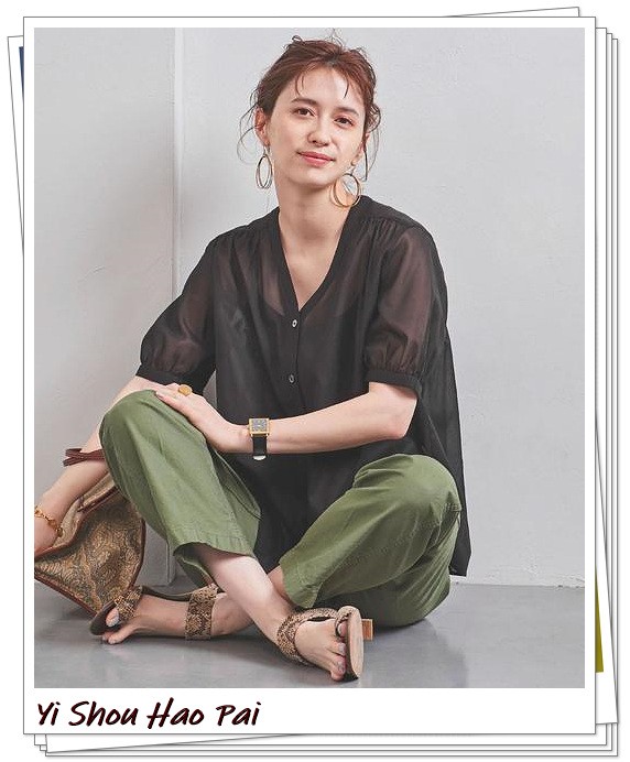 宽松棉质白衬衫穿法搭配,特别透的白色衬衫怎么穿