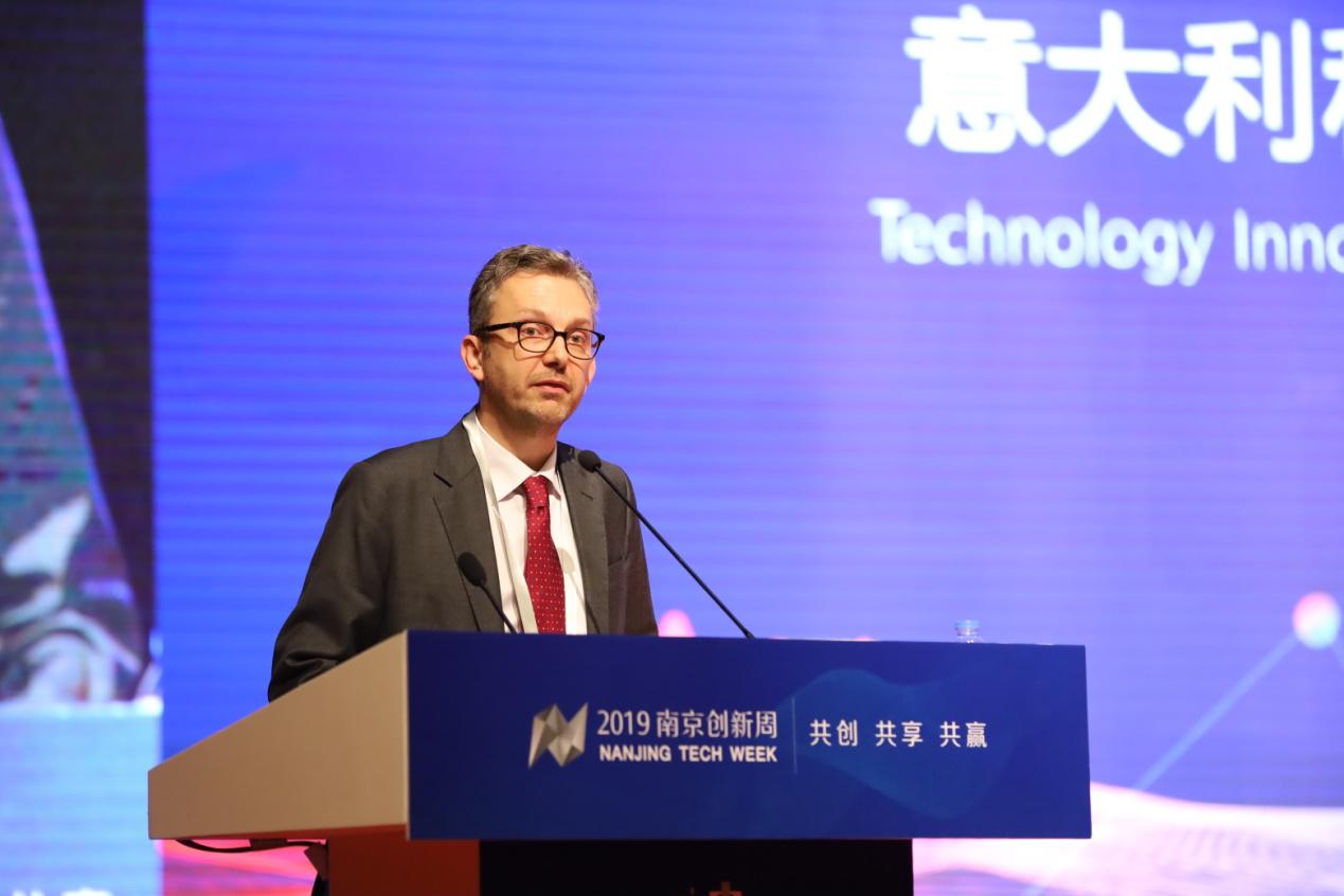 涓鍒涙柊鍚堜綔璁哄潧,涓鍒涙柊鍚堜綔瀵硅瘽