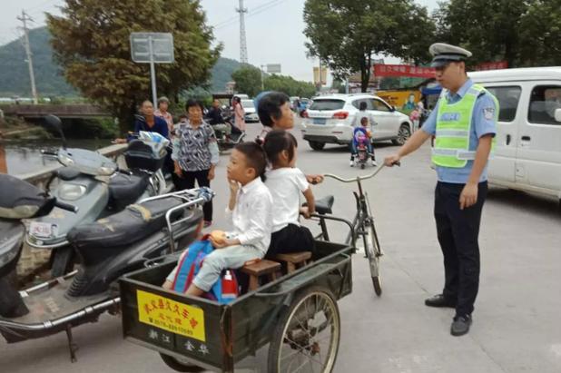 上海接送孩子放学钟点工走俏,新型职业上海接送孩子放学钟点工