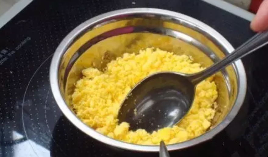 蛋黄油治湿疹能断根吗,蛋黄油治湿疹最佳方法