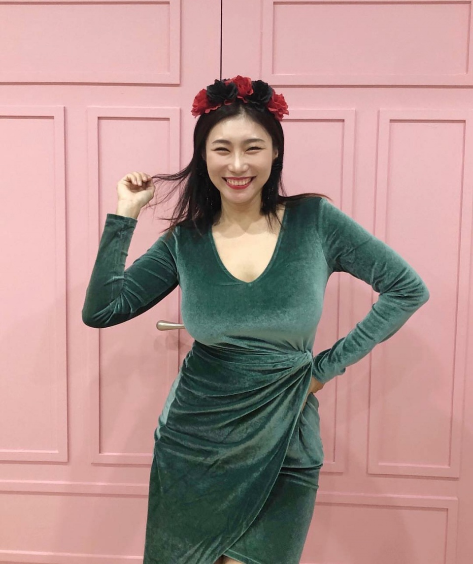 胖和壮的身材对比女生,身材瘦小和身材壮的女生对比