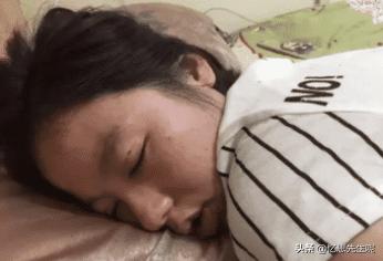 女朋友的睡相能丑到什么程度,女朋友的睡姿多奇葩