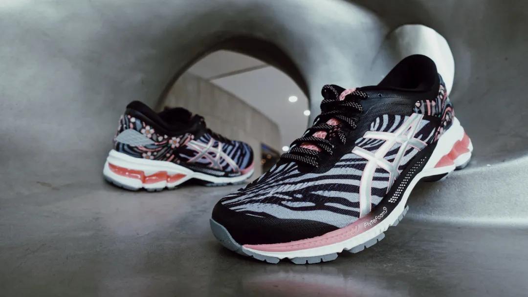 asics亚瑟士跑鞋怎么选,asics亚瑟士四代