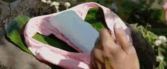 出轨的妻子被赶出家门,出轨女子被赶出家门