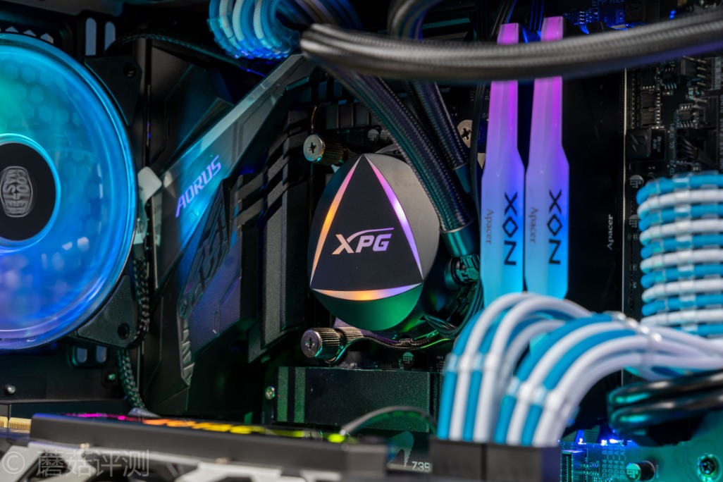 最好的240水冷评测,240分体水冷和240一体水冷对比