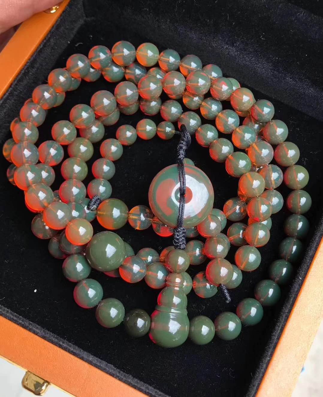 琥珀蜜蜡的四大禁忌,文玩的五毒四害