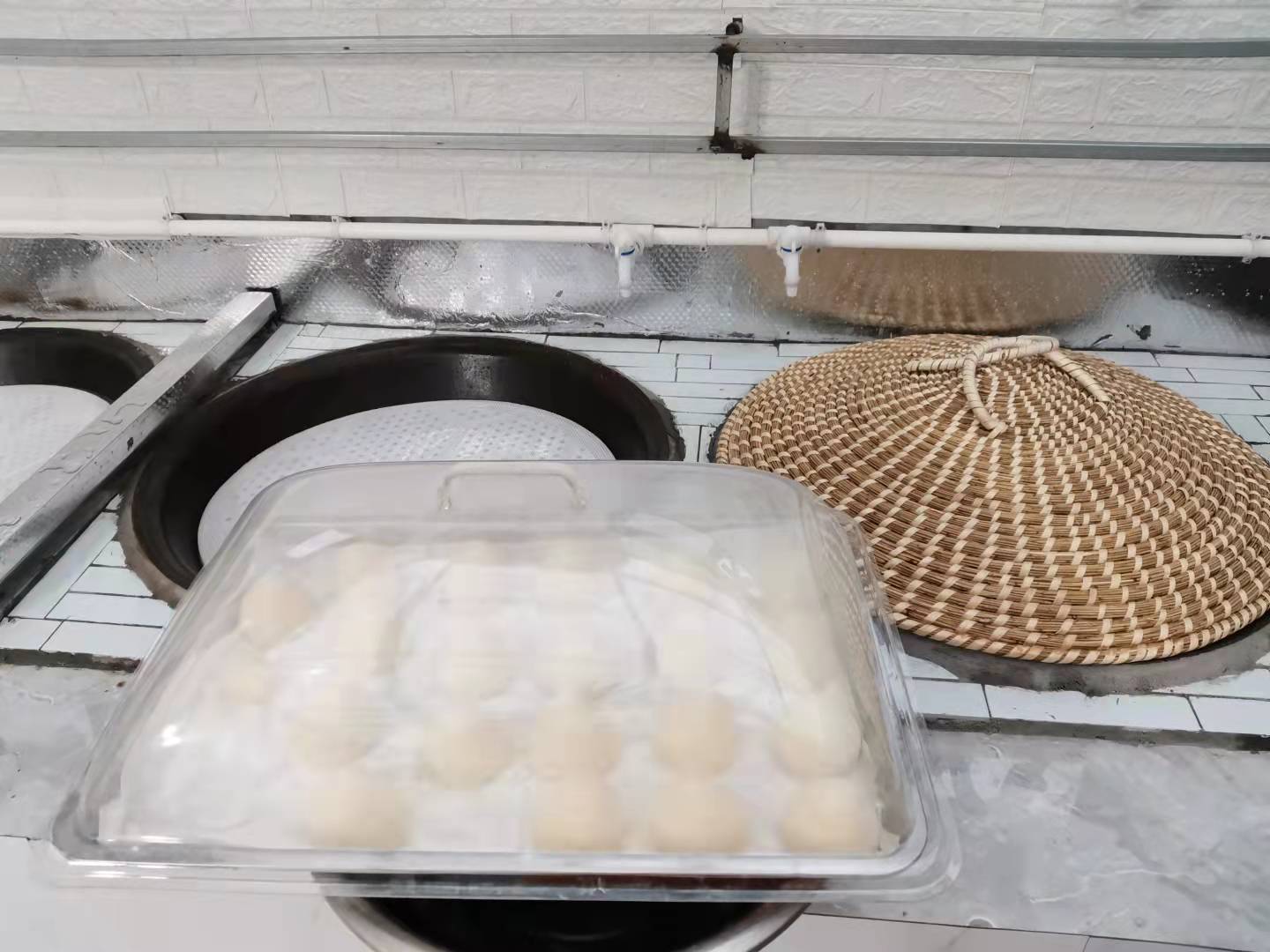 怎样蒸老面馒头才好吃,正宗老面馒头怎么做才松软蓬松