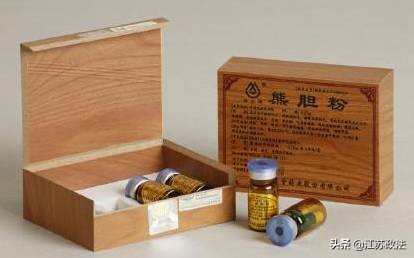 出国留学的他代购“感冒药”，却给自己戴上了*铐手**……