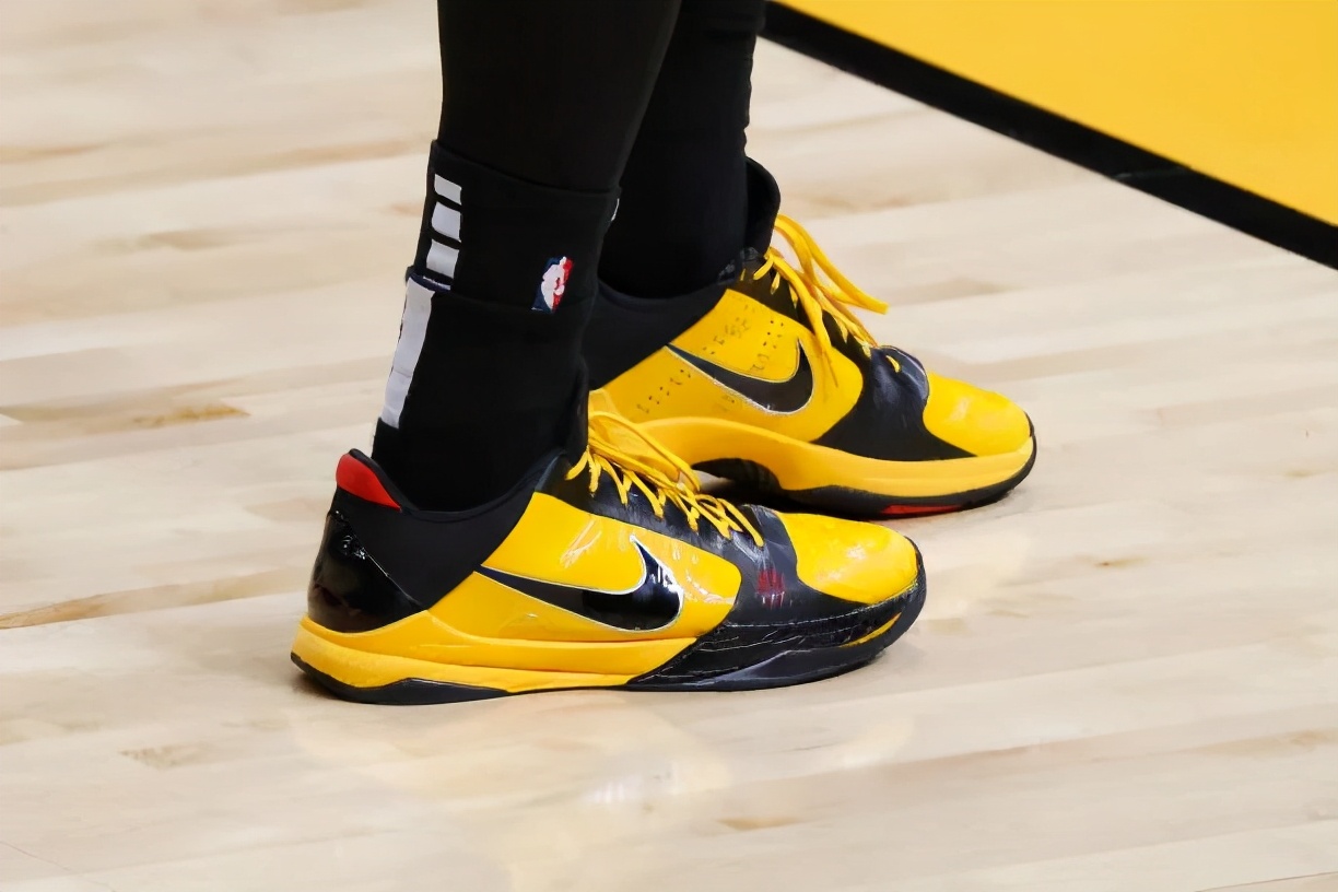 詹姆斯上脚安踏,nba球星上脚的安踏