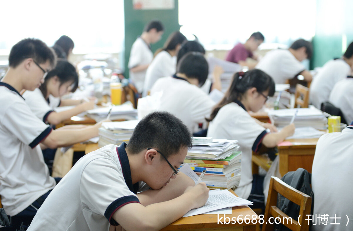 “势利眼”现象在我国各教育阶段的严重程度