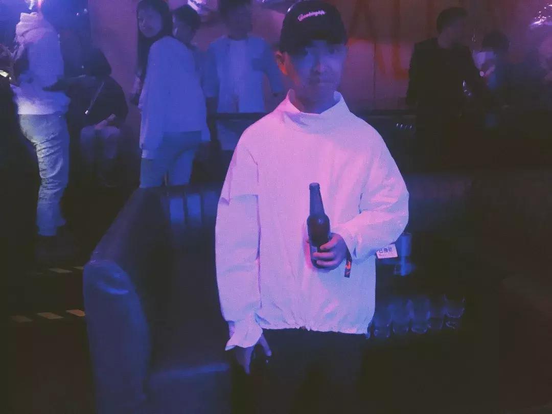 菜市男孩视频素材,菜市场男童