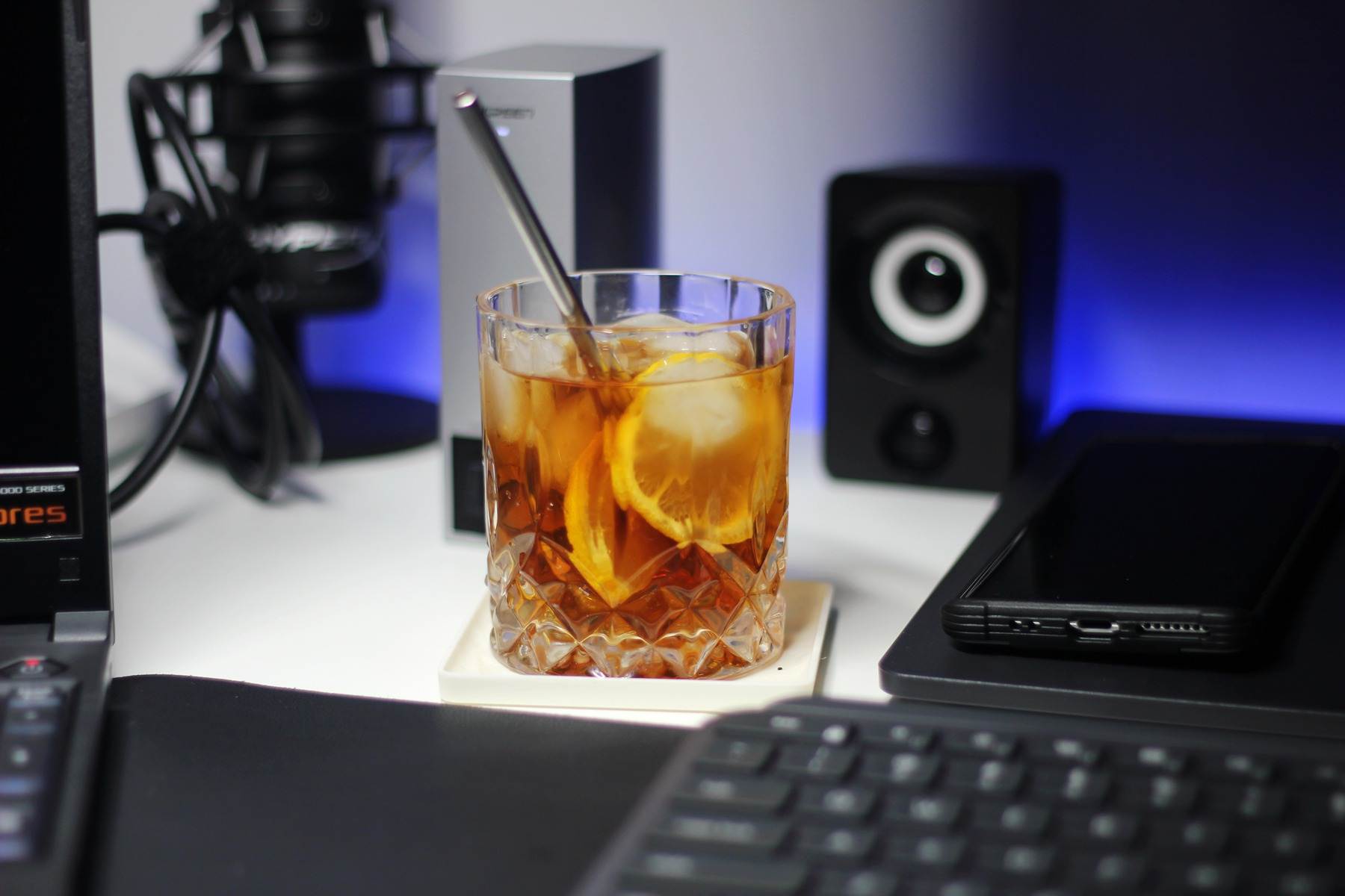 工欲善其事必先利其器，2021年初自媒体创作的专业向桌面配置