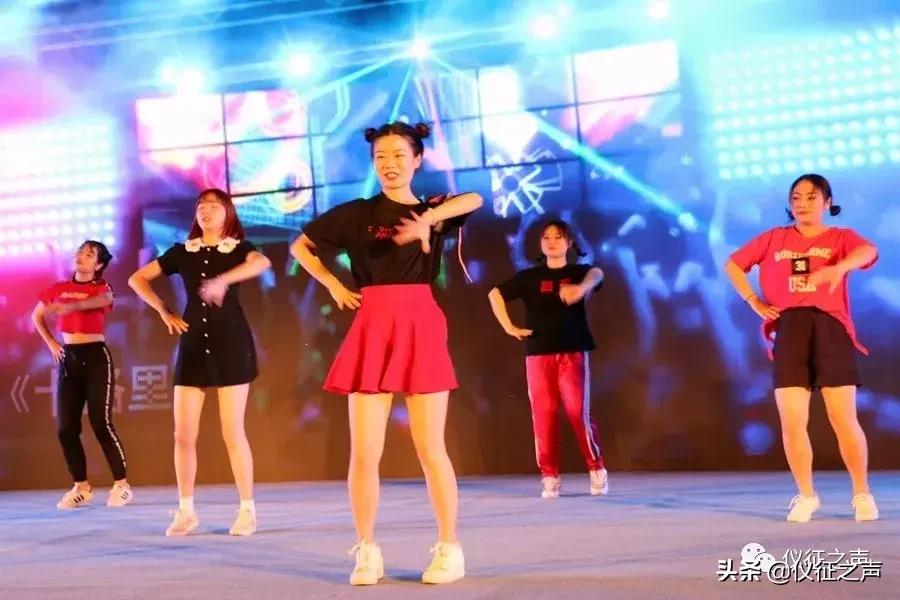 一场精彩纷呈的表演,上演视听盛宴