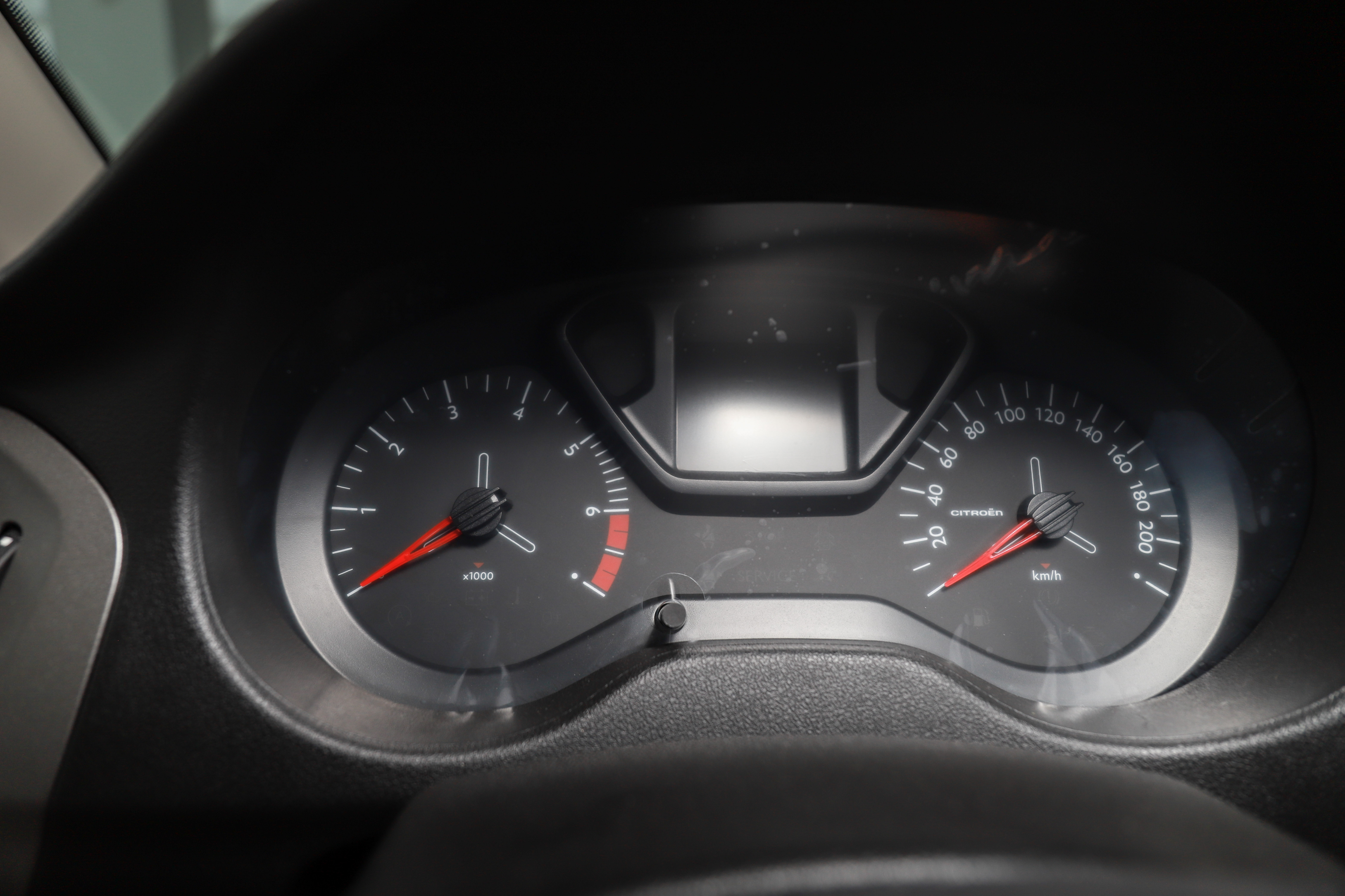 飞度和爱丽舍哪个值得买,雪铁龙爱丽舍对比飞度