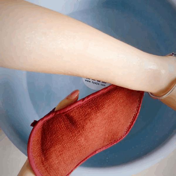 三伏天洗澡时,该不该用力搓泥灰?建议大家这样做,干净且卫生