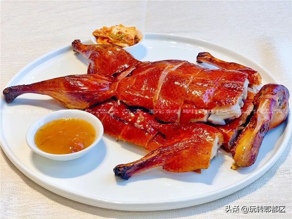 北有全聚德，南有兰烤鸭！云南小刀鸭入驻大蓉和，惹火郫都吃货圈