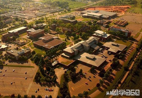 加拿大大学中的“性价比之王”——爱德华王子岛大学