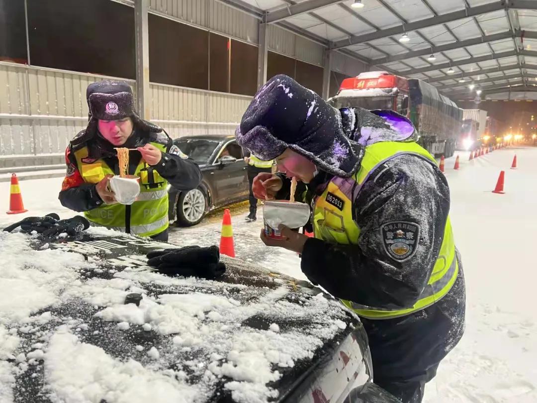战严寒抗风雪护君平安,战严寒护平安