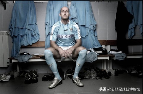 曾经风靡98世界杯的彩色pumaking，如今低调变身成贝莱林小黑鞋
