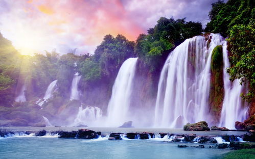 李白流传千古的庐山的诗,李白写的庐山著名的七言绝句