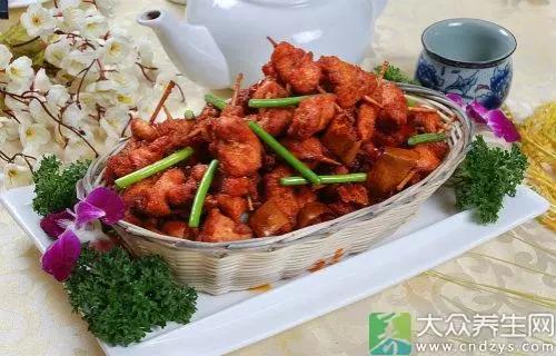 听说吃兔肉可以强身健体,多吃点兔肉可以美容养颜