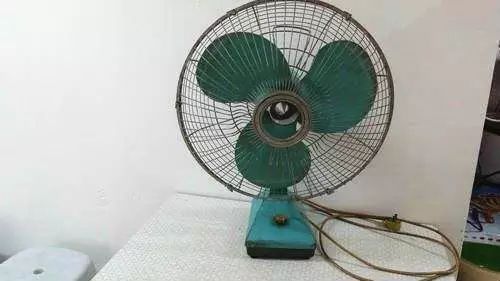 泪目年轻人,泪目的年轻人