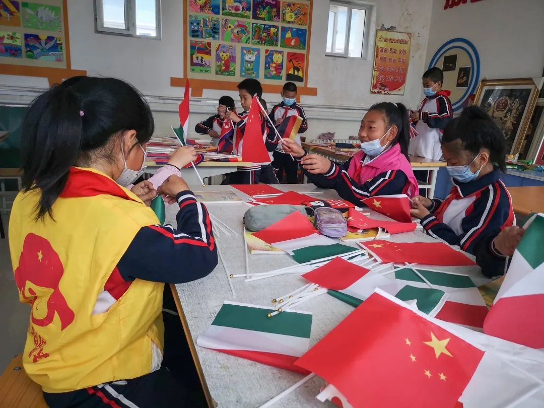 2024运动会会徽和吉祥物,校运会会徽怎么设计火炬