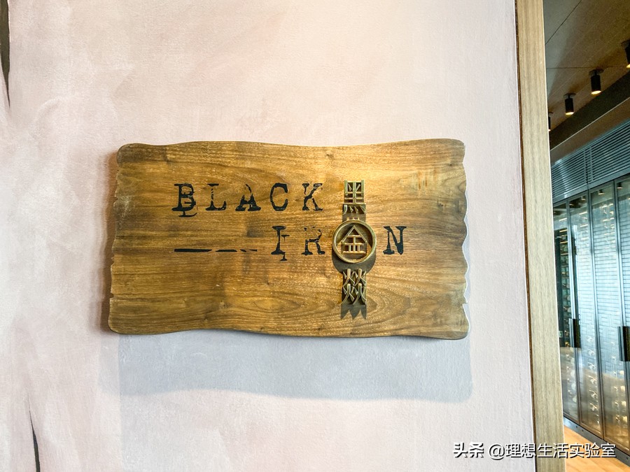 住在广州瑰丽酒店看外面风景,广州瑰丽酒店看到整个广州夜景