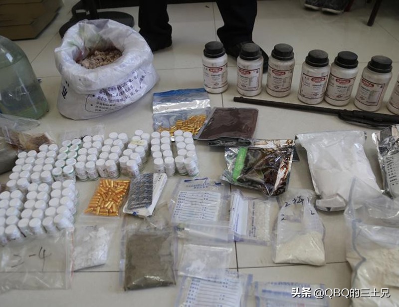 14岁少年模仿黑帮片，凭一己之力建贩毒网，4个月竟成“小毒枭”