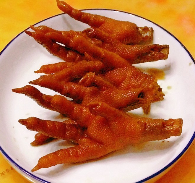 卤鸡爪家常秘制做法，简单易学香酥入骨，比卤菜店做的还好吃