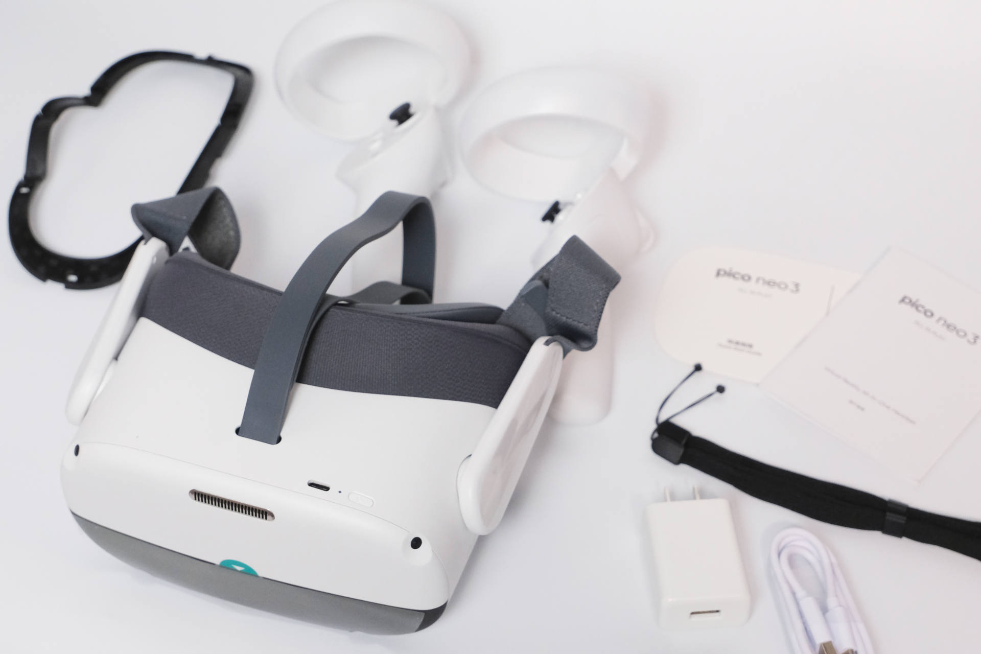 低成本vr玩赛车游戏,piconeo3和piconeo2