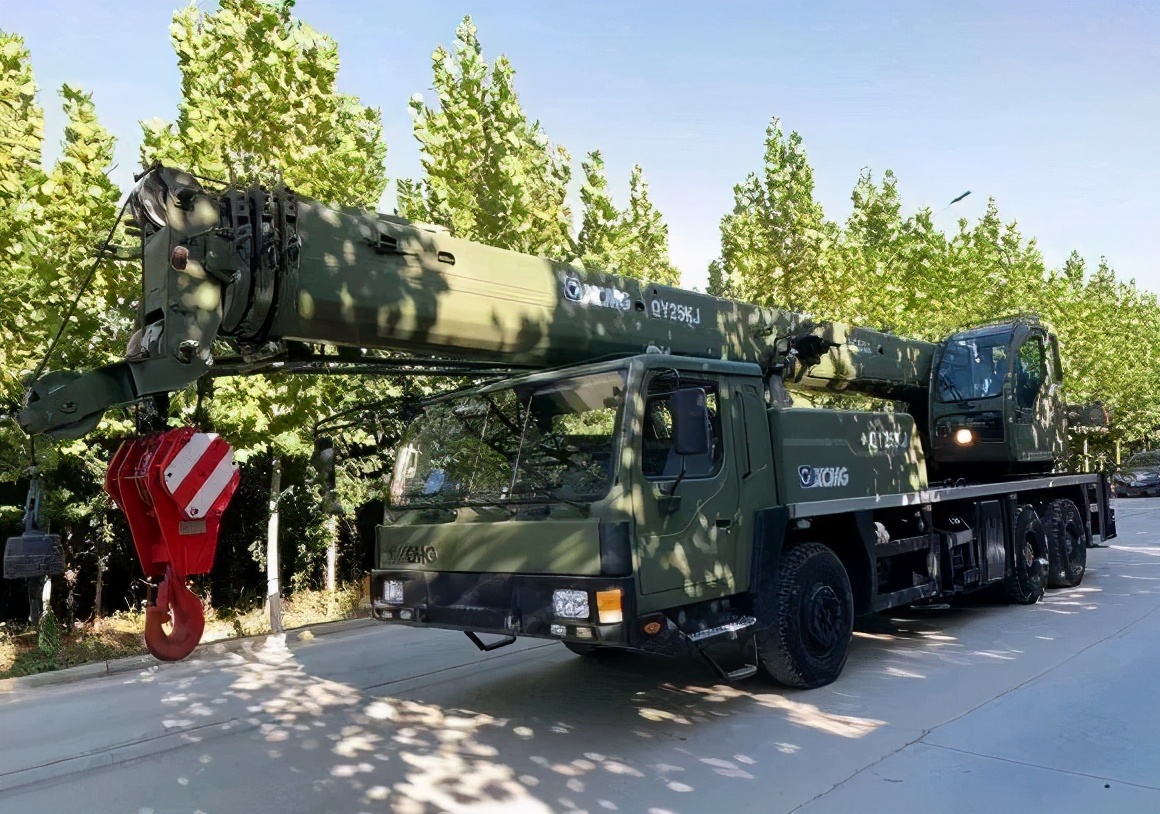 徐工军绿吊车价格表,徐工600吊车最新款