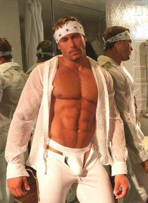 阿拉伯一夫多妻男人怎样睡？阿拉伯男人的能力真的很强吗？