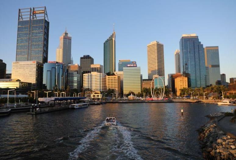 珀斯孤独,孤独城市