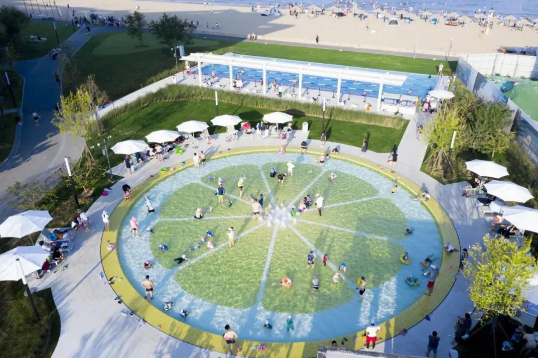 夏日泳池风景,夏日玩水胜地无边际泳池