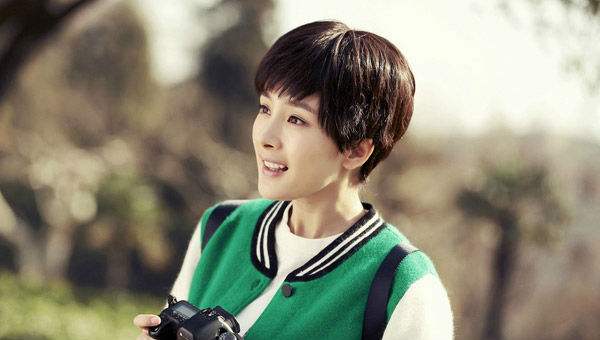 大脸女人剪短发图片,大脸剪什么短发好看图片