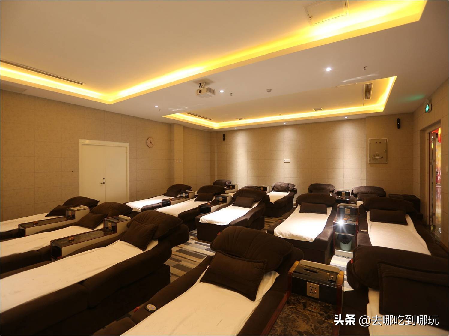 39.9抢济南海盗船汤泉掀汗蒸狂潮9000㎡休闲娱乐养生于一体