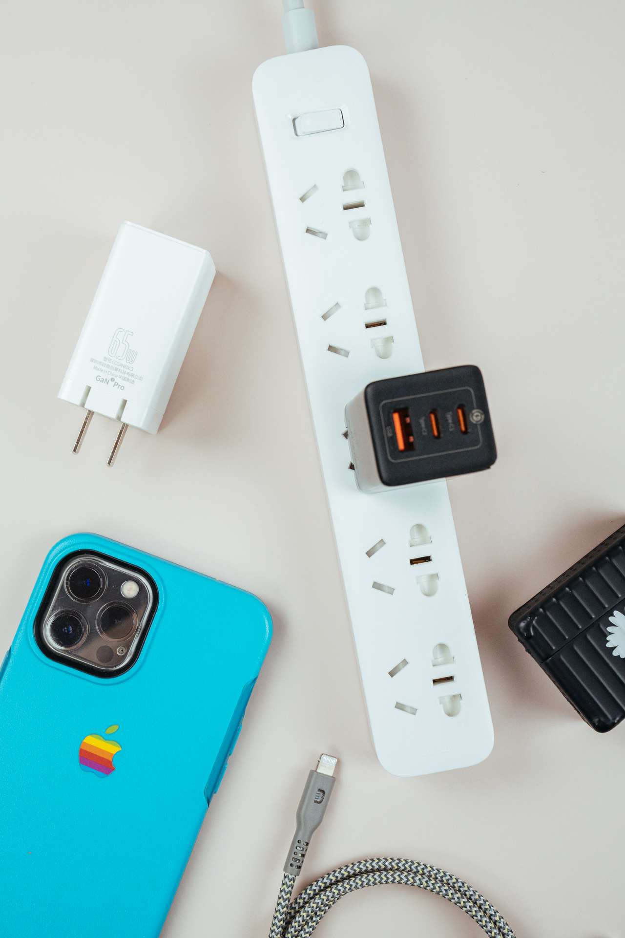 iphone1335w快充测评,iphone13充电头倍思评测