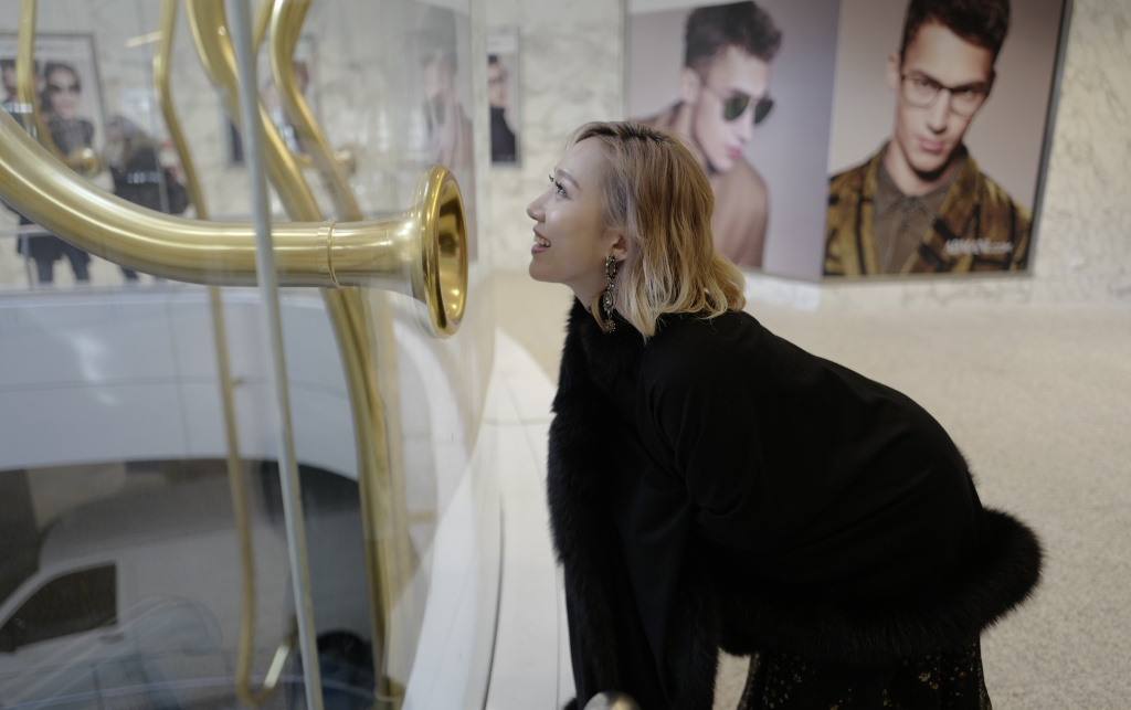 中国足坛最美的女老板,她把队徽纹在了大腿上