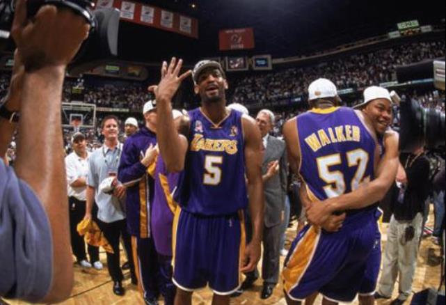 霍里生涯几次绝杀,霍里七个总冠军关键球