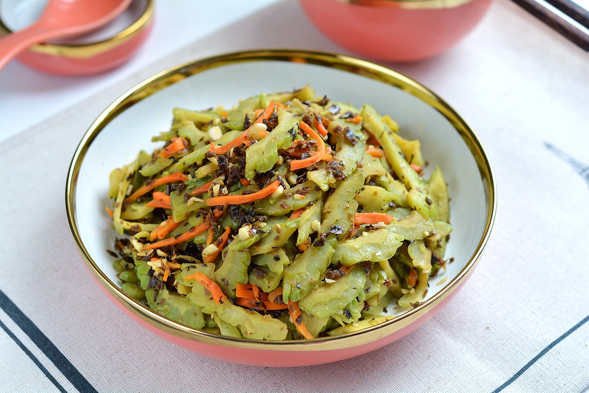 苦瓜的做法大全简单又好吃,苦瓜的家常做法简单好吃