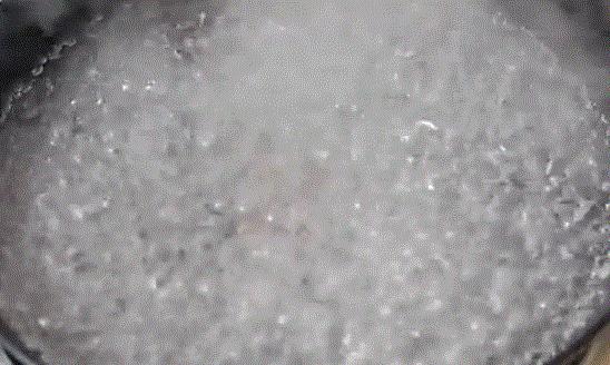 把衣服熨皱了怎么办,怎么让皱厚的衣服快速变平整