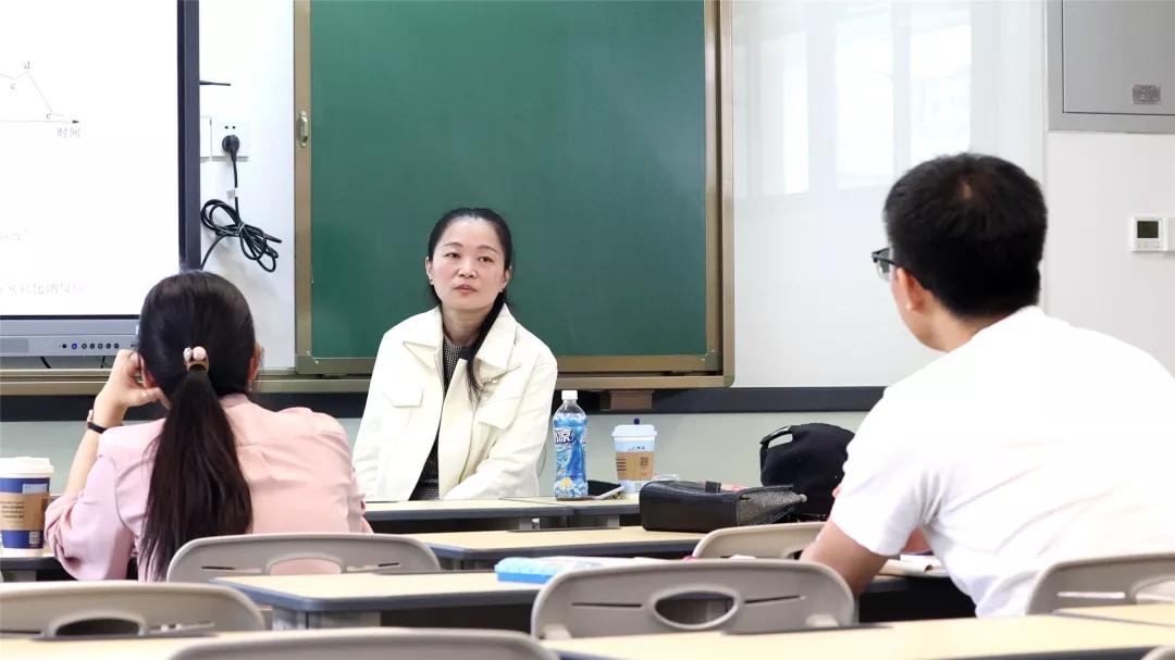 加强命题技术探究促进教学质量提升——我校化学组特邀专家开展命题技术研究讲座