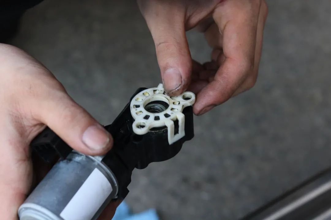 怪兽修车：翻新“老旧状态”的11年起亚索兰托，15万公里重回巅峰