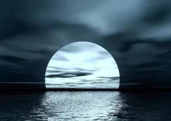 写诗人漂泊在外关于月亮的诗,较为生僻的关于月亮的思乡诗