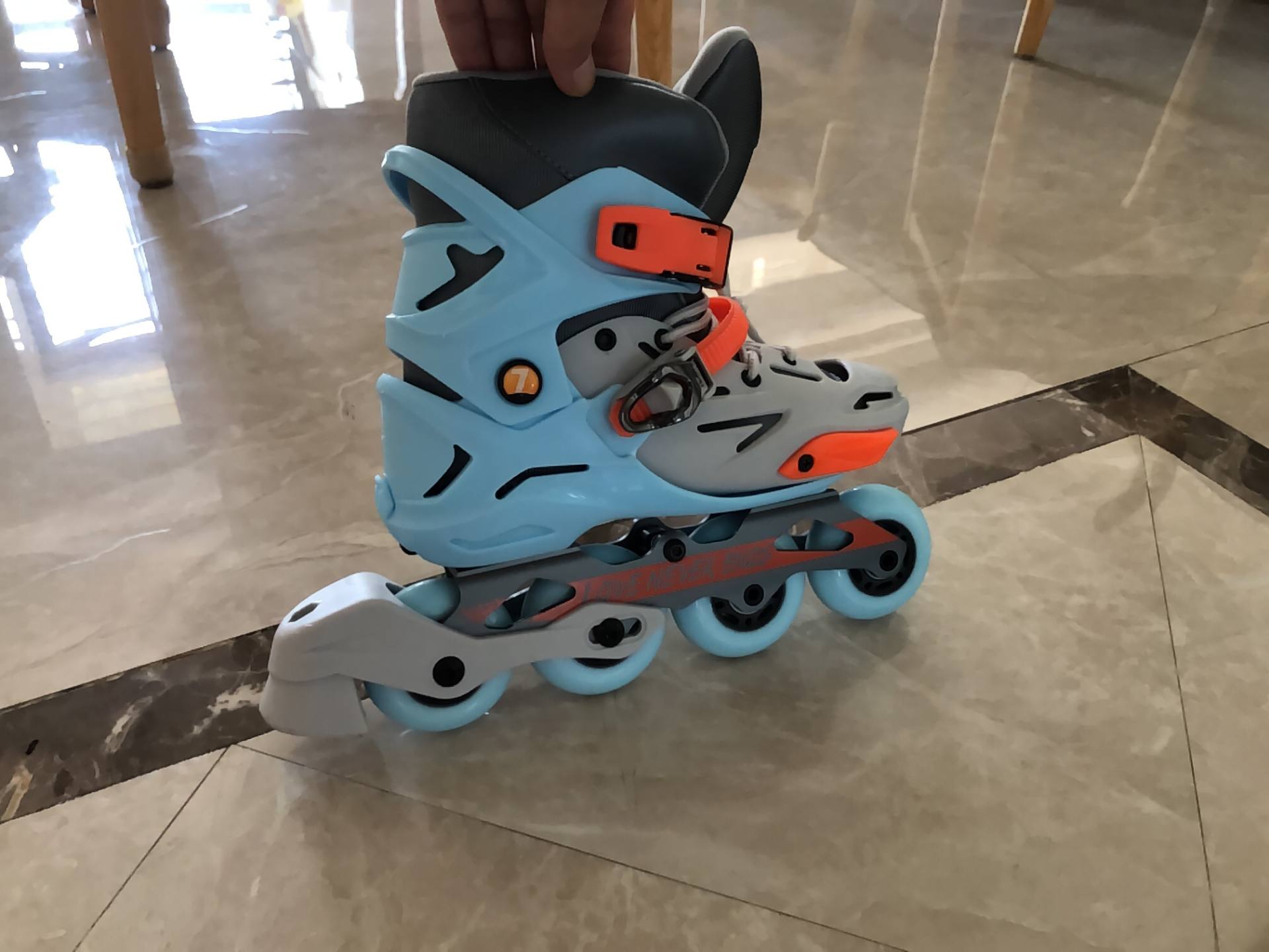 柒小佰运动减震自行车16寸价格,柒小佰轮滑鞋能用于训练鞋吗